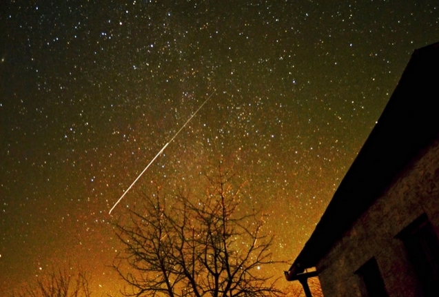 ATV Ge burns-up on entry into the Earth atmosphere, February 15th, 2015 (image via ESA)