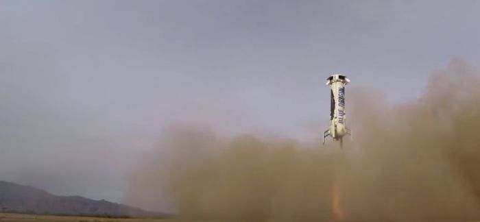 Moments before touchdown: the Blue Origin propulsion module, having lobbed a New Shephard capsule on a sub-orbital flight, powers its way to a historic landing so it can be refurbished and re-used