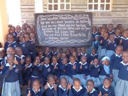 via Winfdlight Magazine / Feed A Smile / Brique Topaz