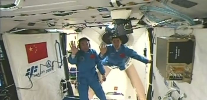 Jing Haipeng (l) and Chen dong (r) aboard Tiangong-2. Credit: CCTV