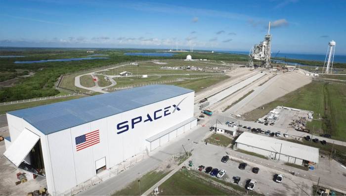 The SpaceX Horizontal Integration Facility, capable of handling up to 5 Falcon rockets at a time, and Pad 39A, which the company will use for Falcon 9 and Falcon Heavy launches